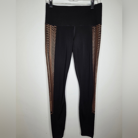 Puma Size M Black and Graphic CooperColor-Dry CellTechnology Women's Leggings - Picture 3 of 10